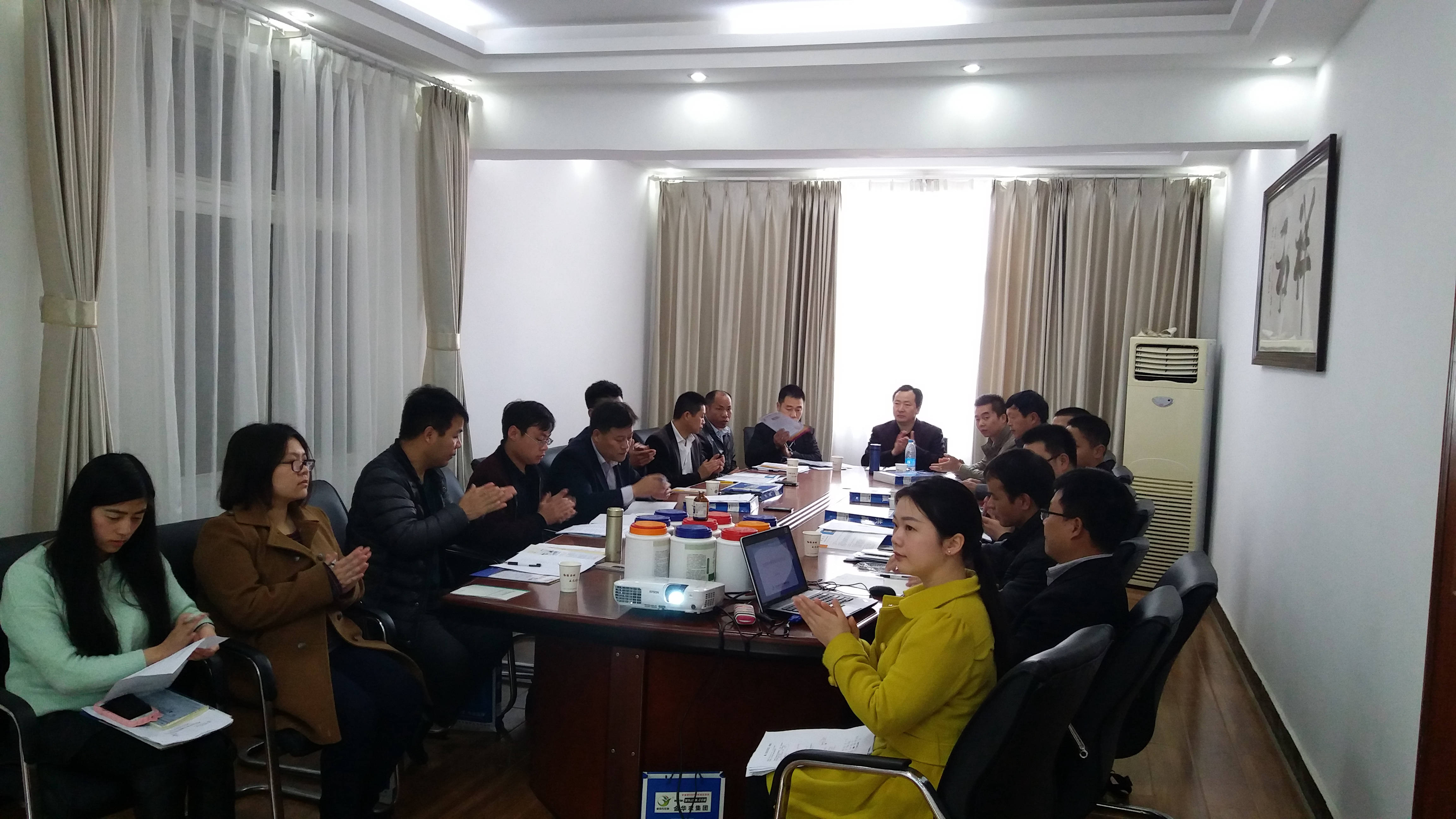 培訓現場，大家為精彩的交流分享鼓掌叫好！